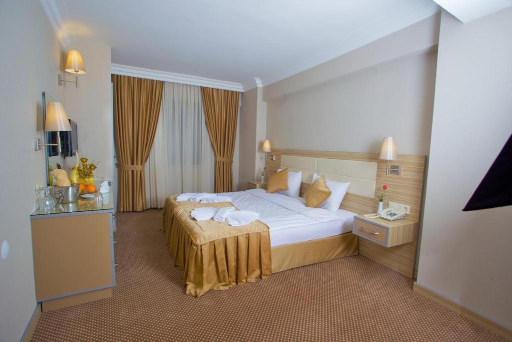 Laleli Emin Hotel Istanbul Bagian luar foto